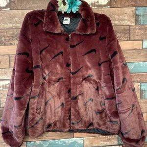 Nike Sportswear Plush DQ6842-652 Women Burgundy Printed Faux Fur Jacket XL
